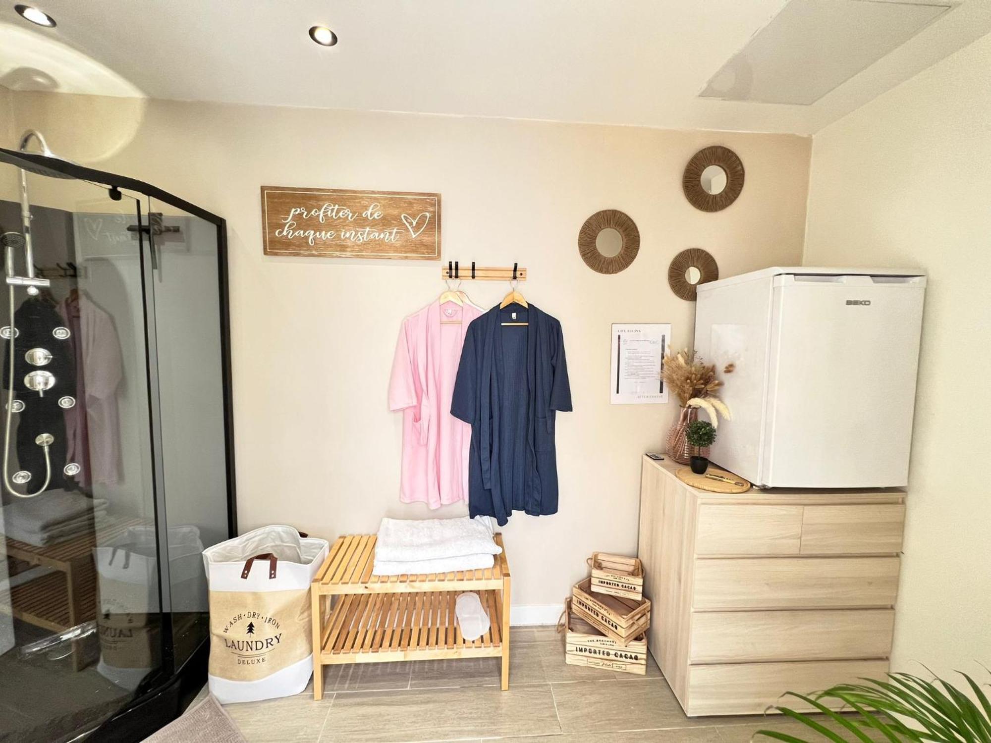 Love Room Tente Lodge Spa Mfg Chez C&C, Exclusivement Reservee Aux Adultes Cantaron 外观 照片